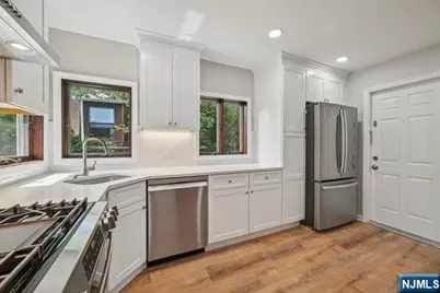 16 Henry Street 2 #2, Bloomfield, NJ 07003 - Photo 7