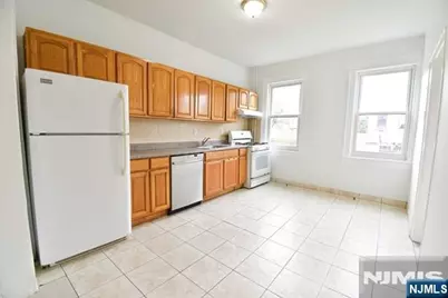 243 Washington Place 1st Floor #1st Floor, Cliffside Park, NJ 07010 - Photo 3