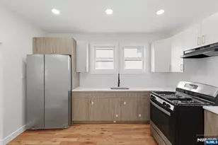 203-205 Hansbury, Newark, NJ 07112 - Photo 9