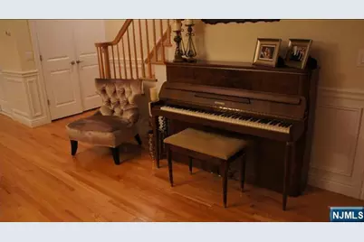 376 Aurora Avenue, Cliffside Park, NJ 07010 - Photo 7
