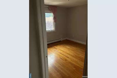 376 Aurora Avenue, Cliffside Park, NJ 07010 - Photo 13