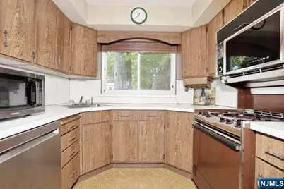 65 Haven Avenue, Bergenfield, NJ 07621 - Photo 9
