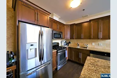 255 Laird Avenue 15 #15, Cliffside Park, NJ 07010 - Photo 7