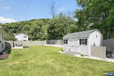 16 Clover Lane, Vernon, NJ 07418 - Photo 5