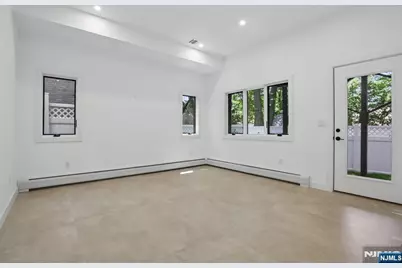 2189 Jones Road, Fort Lee, NJ 07024 - Photo 27