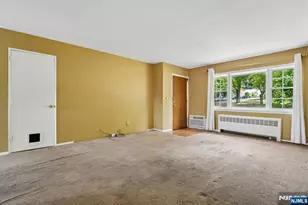18 Wedgewood Dr 25, Verona, NJ 07044 - Photo 5
