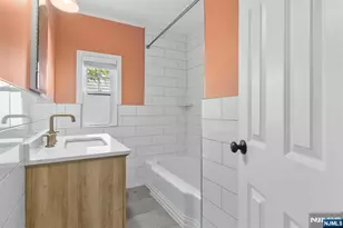 125 N 1st St, Bergenfield, NJ 07621 - Photo 13