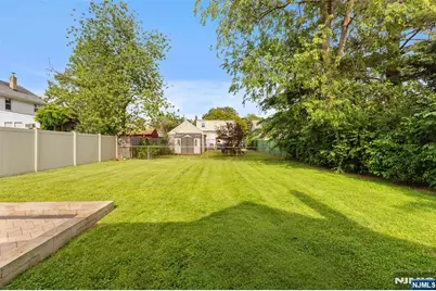 125 N 1st Street, Bergenfield, NJ 07621 - Photo 37