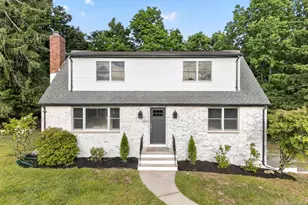 11 Franklin St, Mahwah, NJ 07430 - Photo 1