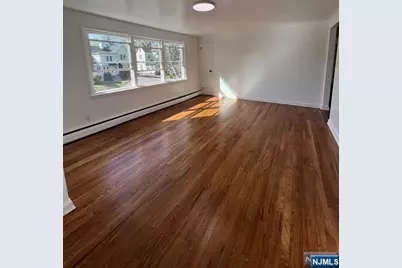117 Feronia Way 2nd Floor #2nd floor, Rutherford, NJ 07070 - Photo 3
