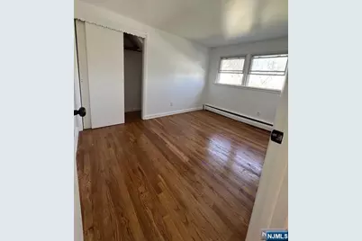 117 Feronia Way 2nd Floor #2nd floor, Rutherford, NJ 07070 - Photo 13