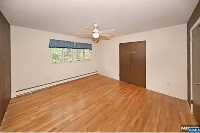 9 Lyncrest Drive, Paramus, NJ 07652 - Photo 31