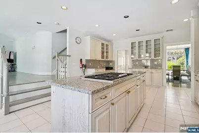 32 Laurie Drive, Englewood Cliffs, NJ 07632 - Photo 15