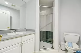 32 Laurie Dr, Englewood Cliffs, NJ 07632 - Photo 35