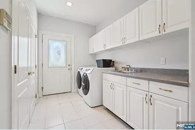 32 Laurie Drive, Englewood Cliffs, NJ 07632 - Photo 17