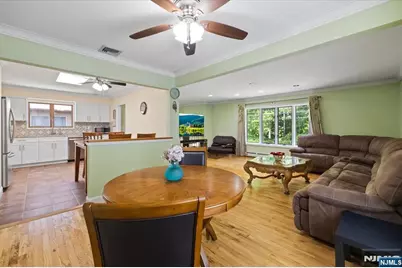 286 Gilbert Avenue, Elmwood Park, NJ 07407 - Photo 13