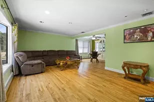 286 Gilbert Ave, Elmwood Park, NJ 07407 - Photo 7