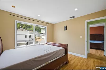 286 Gilbert Avenue, Elmwood Park, NJ 07407 - Photo 19