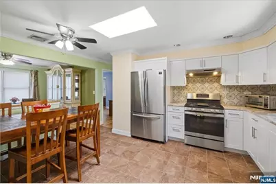 286 Gilbert Avenue, Elmwood Park, NJ 07407 - Photo 3