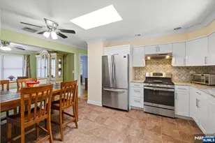 286 Gilbert Ave, Elmwood Park, NJ 07407 - Photo 3