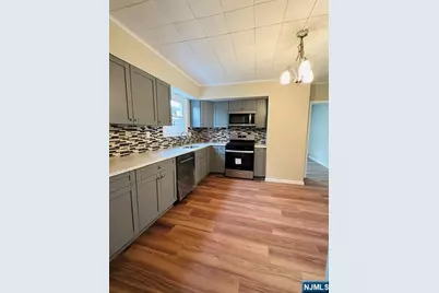 1 Woodside Avenue, Little Falls Township, NJ 07424 - Photo 5