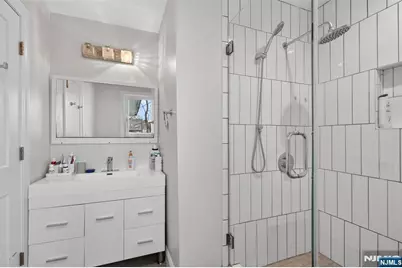 577 Grenville Avenue, Teaneck Township, NJ 07666 - Photo 23