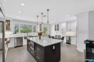 577 Grenville Ave, Teaneck Township, NJ 07666 - Photo 7