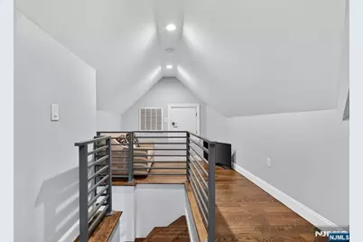 577 Grenville Avenue, Teaneck Township, NJ 07666 - Photo 27