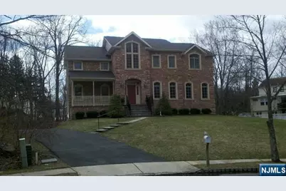 10 Lee Court, Waldwick, NJ 07463 - Photo 1
