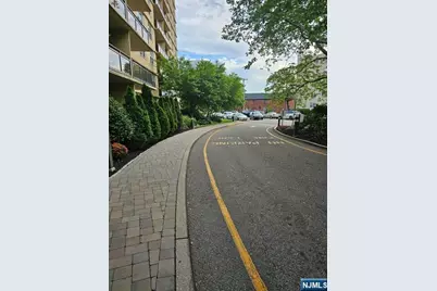 2200 N Central Road 2V #2V, Fort Lee, NJ 07024 - Photo 11