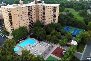 2200 N Central Road 2V, Fort Lee, NJ 07024 - Photo 21