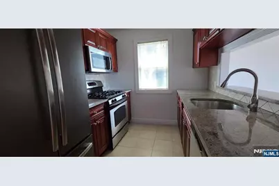 2160 Hoyt Avenue 2B #2B, Fort Lee, NJ 07024 - Photo 3