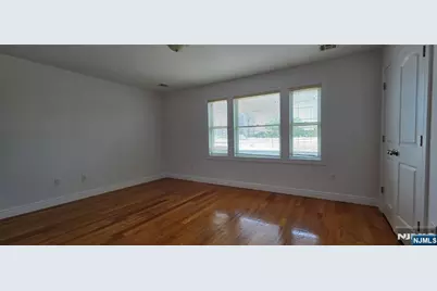2160 Hoyt Avenue 2B #2B, Fort Lee, NJ 07024 - Photo 9