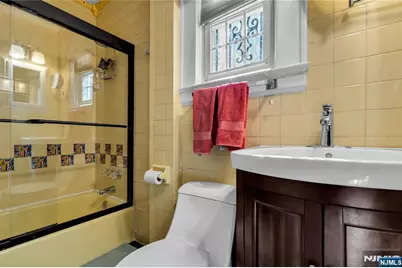 87 Keer, Newark, NJ 07112 - Photo 11