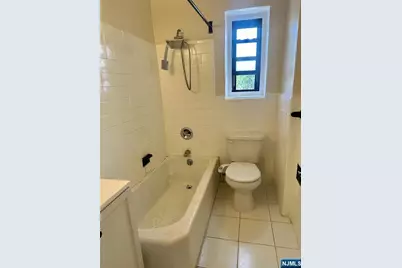 2335 Hudson Terrace C6 #C6, Fort Lee, NJ 07024 - Photo 3