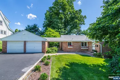 110 Woodlawn Avenue, Clifton, NJ 07013 - Photo 3