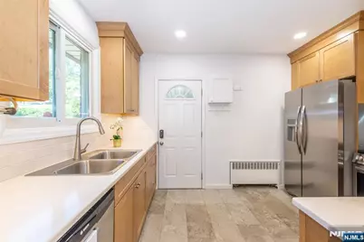 110 Woodlawn Avenue, Clifton, NJ 07013 - Photo 19