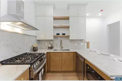 113 Oak Street, Jersey City, NJ 07304 - Photo 3