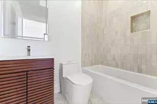 113 Oak St, Jersey City, NJ 07304 - Photo 19