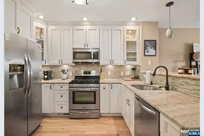 345 The Promenade, Edgewater, NJ 07020 - Photo 11