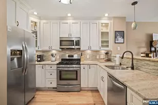 345 The Promenade, Edgewater, NJ 07020 - Photo 11