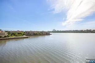 345 The Promenade, Edgewater, NJ 07020 - Photo 3