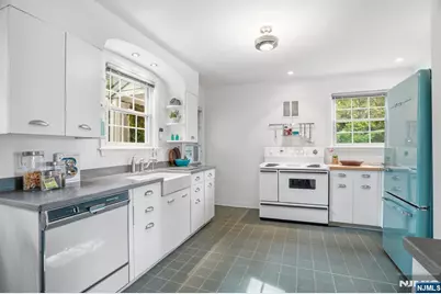 34 Hillside Avenue, Glen Rock, NJ 07452 - Photo 17