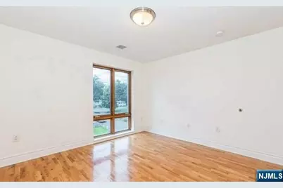17 Meadow Road 302 #302, Rutherford, NJ 07070 - Photo 15
