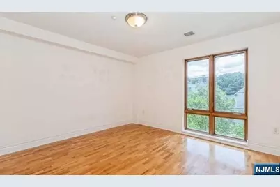 17 Meadow Road 302 #302, Rutherford, NJ 07070 - Photo 11
