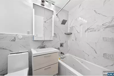 10 Huron Avenue 8J #8J, Jersey City, NJ 07306 - Photo 19