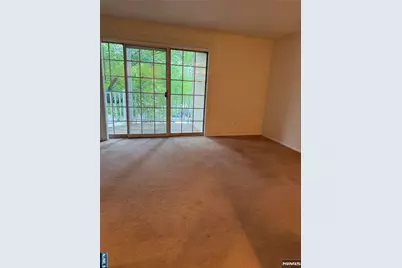 397 Poets Way 397 #397, Mahwah, NJ 07430 - Photo 5