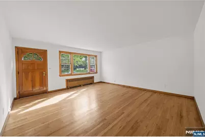 384 Delawanna Avenue, Clifton, NJ 07014 - Photo 5