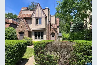 162 Washington Place, Ridgewood, NJ 07450 - Photo 1