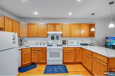 181 Long Hill Road, Little Falls Township, NJ 07424 - Photo 9